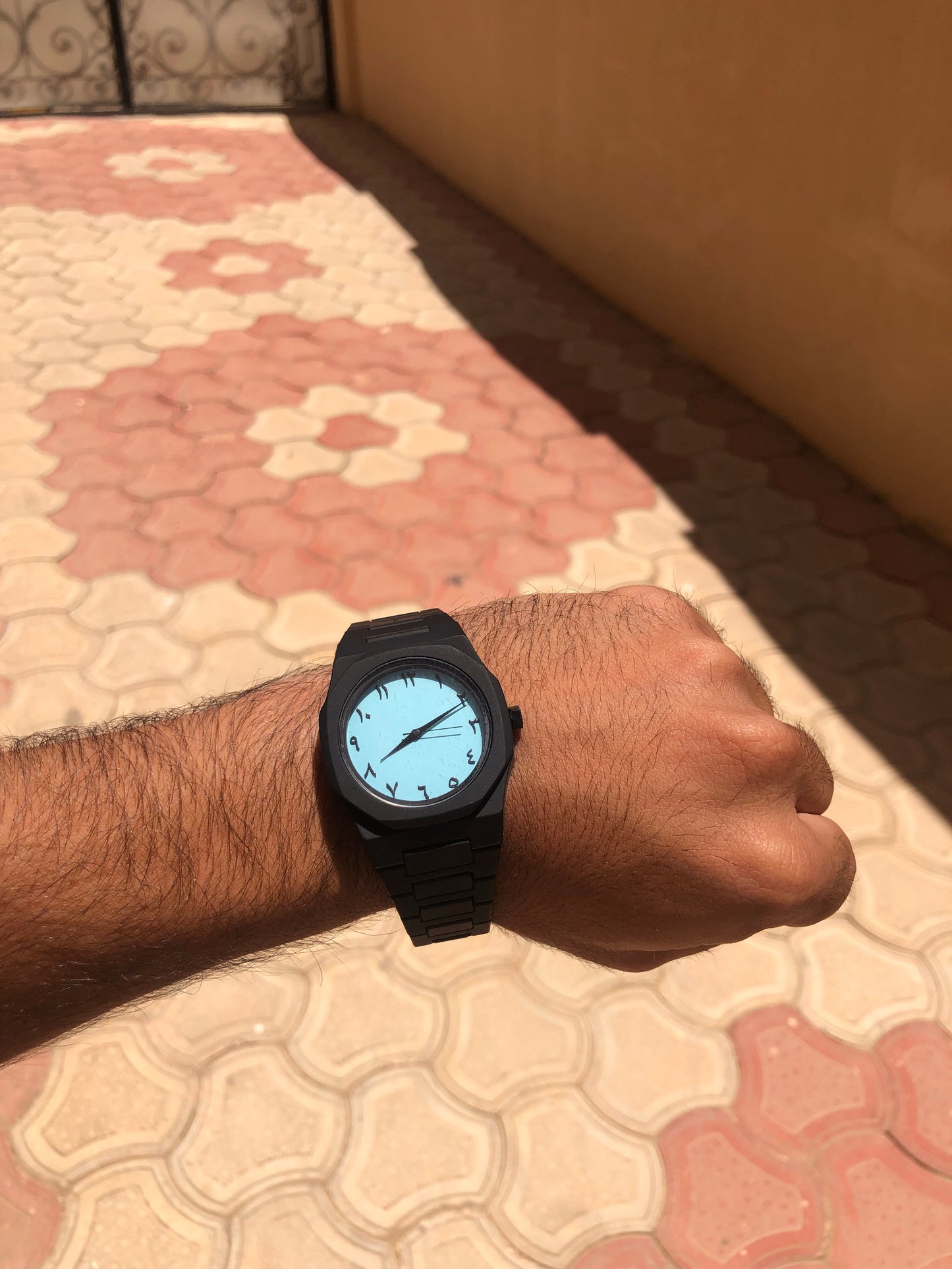 Carbon Arabic dial