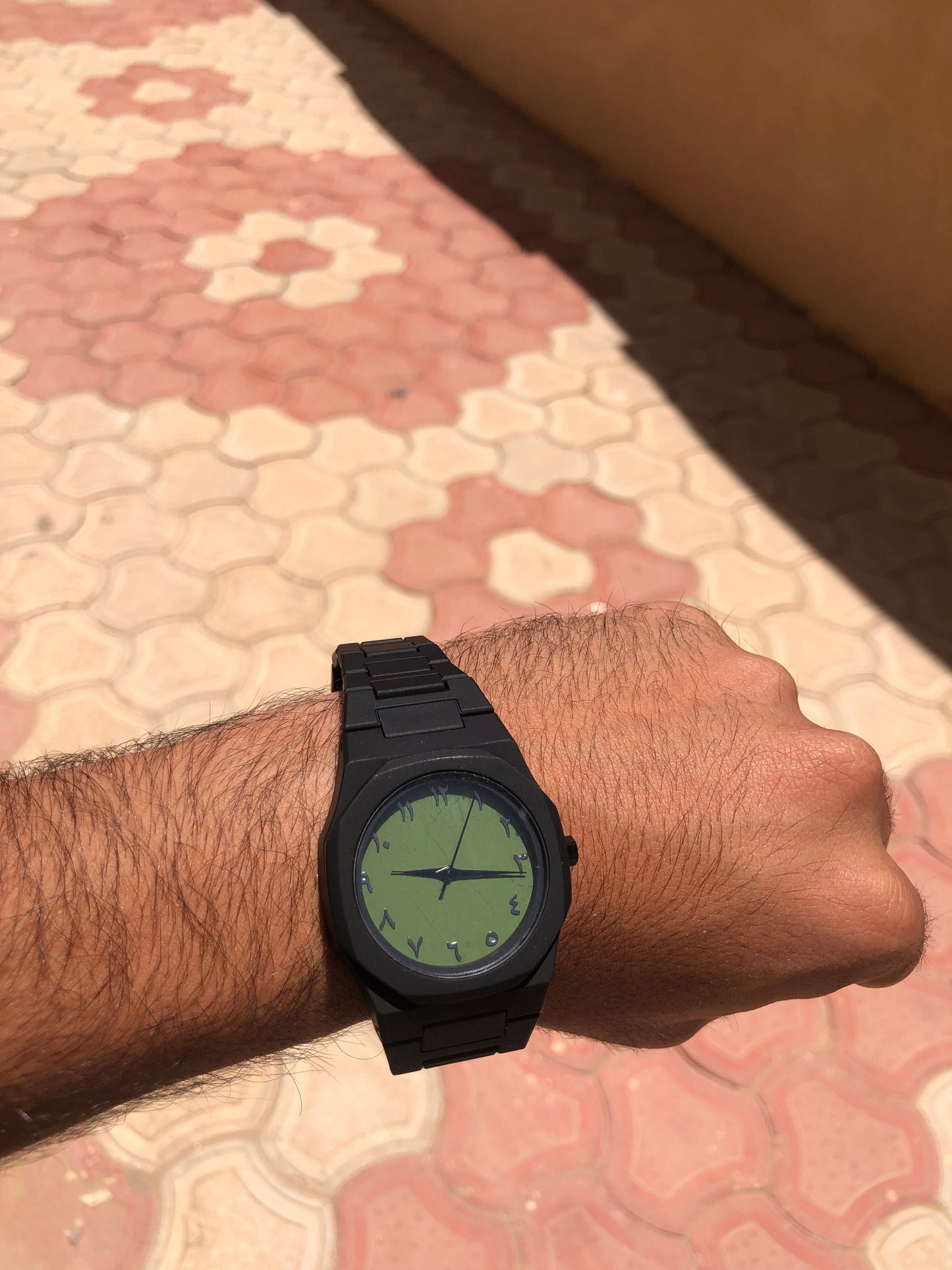 Carbon Arabic dial